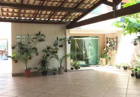 Foto 1 de Casa com 5 Quartos à venda, 333m² em Tapera, Ilhéus