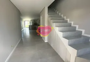 Foto 1 de Casa com 3 Quartos à venda, 147m² em Carianos, Florianópolis