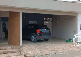 Foto 1 de Casa com 2 Quartos à venda, 126m² em Jardim Aeroporto, Guaratinguetá