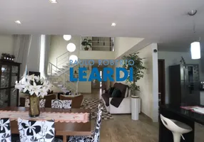 Foto 1 de Casa de Condomínio com 4 Quartos à venda, 250m² em Alphaville, Santana de Parnaíba