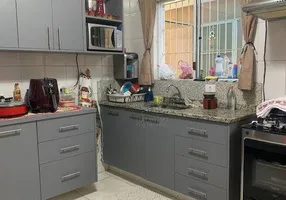 Foto 1 de Casa com 2 Quartos à venda, 68m² em Vila Camilopolis, Santo André