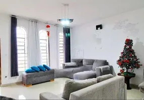 Foto 1 de Casa com 3 Quartos à venda, 280m² em Jardim das Maravilhas, Santo André