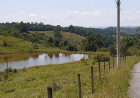 Foto 1 de Fazenda/Sítio à venda, 96000m² em Maracatú, Guararema