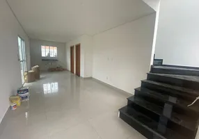 Foto 1 de Casa de Condomínio com 2 Quartos à venda, 150m² em Villas do Jaguari, Santana de Parnaíba
