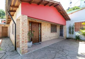 Foto 1 de Casa com 2 Quartos à venda, 235m² em Cavalhada, Porto Alegre