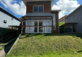 Foto 1 de Casa de Condomínio com 2 Quartos para venda ou aluguel, 145m² em Bonsucesso, Petrópolis