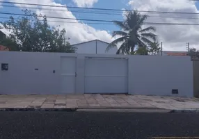 Foto 1 de Casa com 3 Quartos à venda, 180m² em Planalto, Teresina