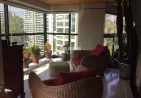 Foto 1 de Apartamento com 3 Quartos para alugar, 241m² em Villaggio Panamby, São Paulo