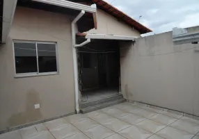 Foto 1 de Casa com 2 Quartos para alugar, 55m² em Niteroi, Betim