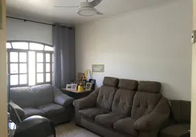 Foto 1 de Casa com 2 Quartos à venda, 75m² em Jardim Mangalot, São Paulo