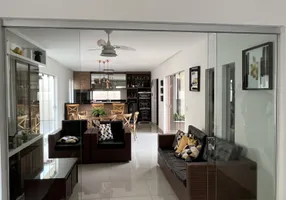 Foto 1 de Casa de Condomínio com 4 Quartos à venda, 265m² em Emaús, Parnamirim