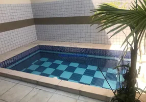 Foto 1 de Sobrado com 3 Quartos à venda, 134m² em José Menino, Santos