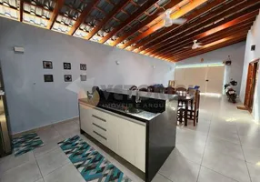 Foto 1 de Casa com 2 Quartos à venda, 242m² em Indaiá, Caraguatatuba