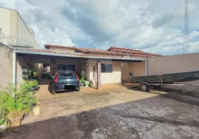 Foto 1 de Casa com 3 Quartos à venda, 300m² em Jardim Holanda, Uberlândia