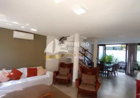 Foto 1 de Casa de Condomínio com 4 Quartos para venda ou aluguel, 178m² em Camburi, São Sebastião