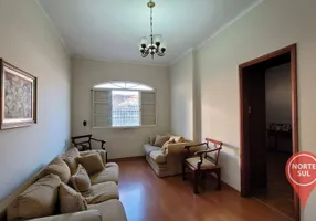 Foto 1 de Casa com 3 Quartos à venda, 205m² em Carlos Prates, Belo Horizonte