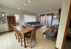 Foto 1 de Casa de Condomínio com 3 Quartos para alugar, 210m² em Peró, Cabo Frio