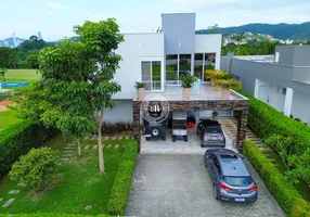 Foto 1 de Casa de Condomínio com 5 Quartos à venda, 395m² em Centro, Camboriú