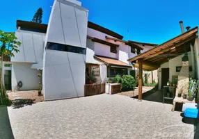 Foto 1 de Casa com 3 Quartos à venda, 177m² em Praia do Quilombo, Penha