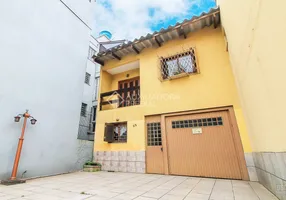 Foto 1 de Casa com 3 Quartos à venda, 249m² em Santa Cecília, Porto Alegre