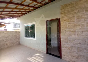 Foto 1 de Casa com 2 Quartos para alugar, 54m² em Bacaxá, Saquarema
