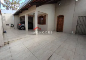 Foto 1 de Casa com 3 Quartos à venda, 205m² em Monte Castelo, Contagem