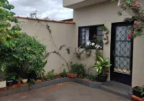 Foto 1 de Casa com 2 Quartos à venda, 127m² em Itacibá, Cariacica