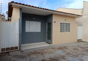 Foto 1 de Casa com 2 Quartos para alugar, 78m² em Despraiado, Cuiabá