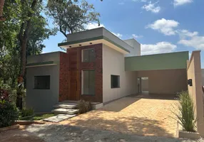 Foto 1 de Casa com 3 Quartos à venda, 220m² em Centro, Itatiaiuçu
