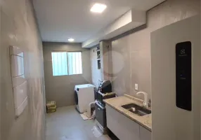 Foto 1 de Apartamento com 3 Quartos à venda, 61m² em Parque Bristol, São Paulo