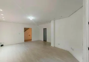 Foto 1 de Sobrado com 3 Quartos para alugar, 140m² em Vila Romana, São Paulo