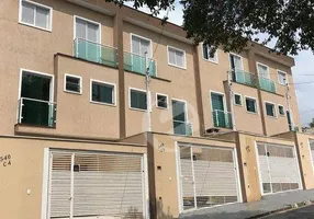 Foto 1 de Sobrado com 2 Quartos para alugar, 15000m² em Vila Clarice, Santo André