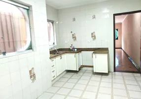 Foto 1 de Sobrado com 3 Quartos para alugar, 160m² em Vila Mazzei, São Paulo