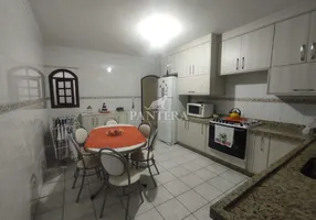 Foto 1 de Sobrado com 3 Quartos à venda, 164m² em Parque Capuava, Santo André