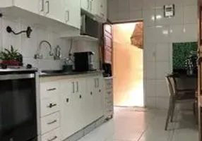 Foto 1 de Imóvel Comercial com 3 Quartos à venda, 400m² em Itapuã, Salvador