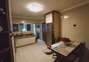 Foto 1 de Apartamento com 3 Quartos à venda, 230m² em Zona 01, Maringá