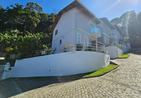 Foto 1 de Casa de Condomínio com 2 Quartos à venda, 160m² em Vale do Paraíso, Teresópolis