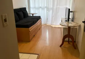 Foto 1 de Apartamento com 1 Quarto para alugar, 50m² em Vila Uberabinha, São Paulo