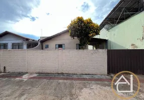 Foto 1 de Casa com 2 Quartos à venda, 47m² em Aquilles Sthengel, Londrina