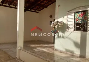 Foto 1 de Casa com 3 Quartos à venda, 90m² em Santa Mônica, Uberlândia