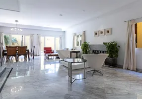 Foto 1 de Casa de Condomínio com 3 Quartos à venda, 380m² em Moema, São Paulo