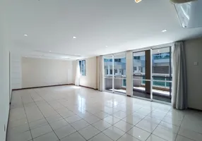 Foto 1 de Apartamento com 4 Quartos à venda, 213m² em Jardim Guanabara, Rio de Janeiro