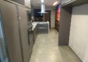 Foto 1 de Apartamento com 4 Quartos à venda, 219m² em Campo Belo, São Paulo