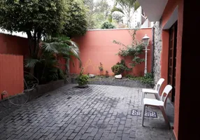 Foto 1 de Casa com 3 Quartos à venda, 200m² em Campo Belo, São Paulo