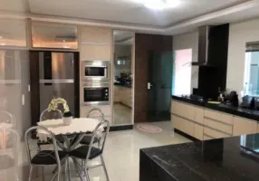 Foto 1 de Casa com 4 Quartos à venda, 167m² em Nova Aldeinha Aldeia, Barueri