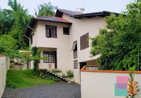 Foto 1 de Casa com 3 Quartos à venda, 236m² em Santo Antônio, Joinville