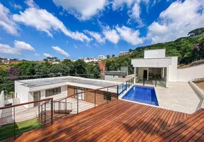 Foto 1 de Casa com 4 Quartos à venda, 282m² em Novo Horizonte, Juiz de Fora