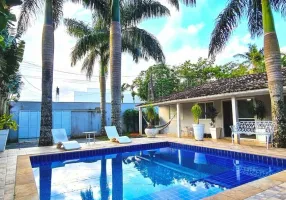 Foto 1 de Casa com 4 Quartos à venda, 200m² em Balneário Praia do Pernambuco, Guarujá