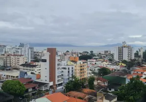 Foto 1 de Apartamento com 4 Quartos à venda, 136m² em Balneário, Florianópolis