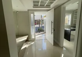 Foto 1 de Sobrado com 3 Quartos à venda, 268m² em Marechal Rondon, Canoas